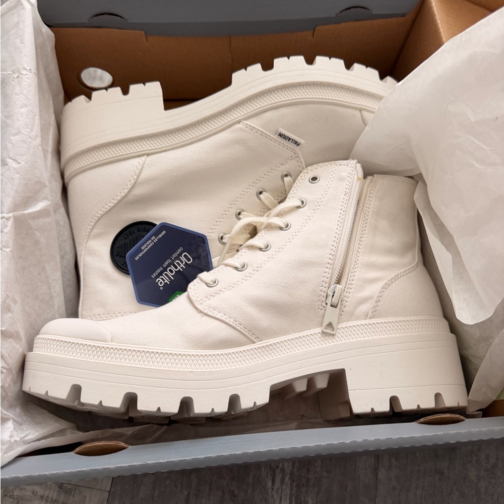 Palladium Women's Twill White Canvas Lug-Sole Boot NWB - Picture 4 of 10